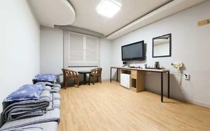 Oda (Ondol (Netflix available))