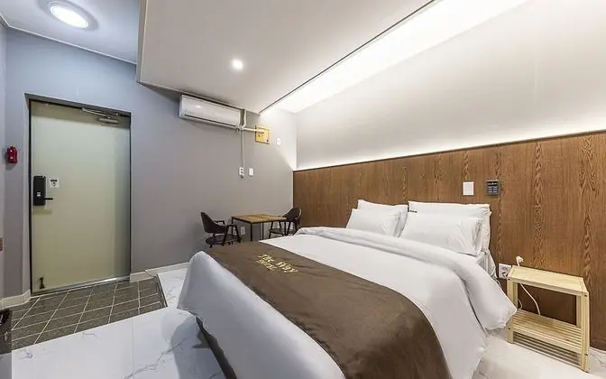 Oda (Couple 2PC room (Netflix available ga)