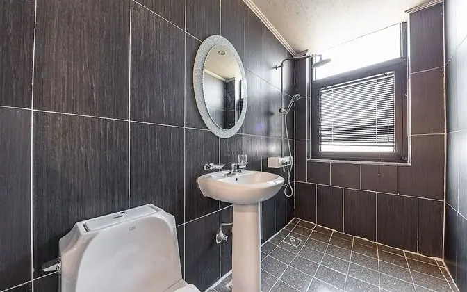 Oda (Couple 2PC room (Netflix available ga)