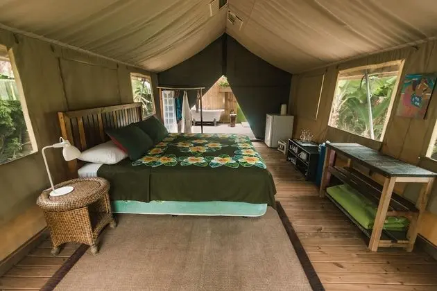 Romantic Tent, Bathtub, Mountain View