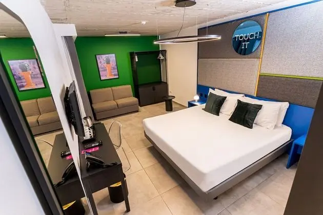 Comfort Tek Büyük veya İki Ayrı Yataklı Oda