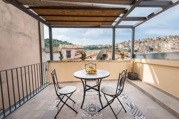 Panoramic Tek Büyük Yataklı Oda