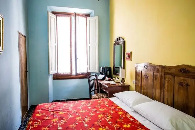 Basic Tek Büyük Yataklı Oda, Ortak Banyo