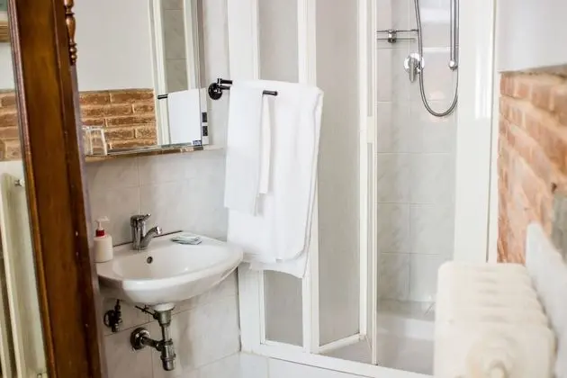 Basic Tek Kişilik Oda, Ortak Banyo