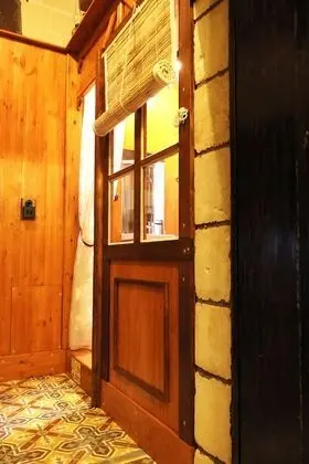 Traditional Tek Büyük Yataklı Oda