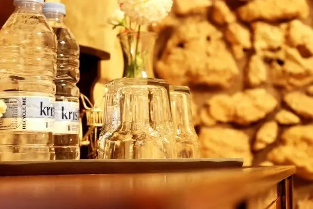 Traditional Tek Büyük Yataklı Oda