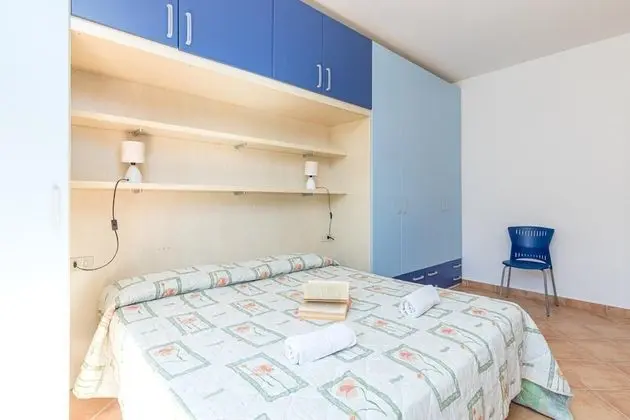 Family Apart Daire, Birden Çok Yatak (Il Borgo Cirri 700 MT From The Beach)