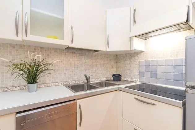 Family Apart Daire, Birden Çok Yatak (Il Borgo Cirri 700 MT From The Beach)