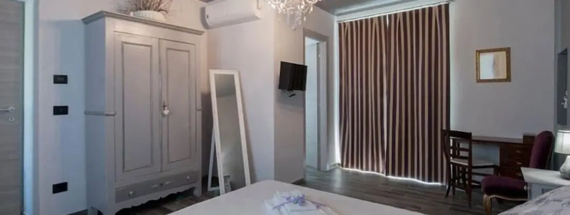 Tek Büyük Yataklı Oda (Salice)