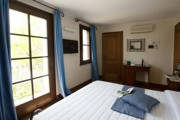 Junior Süit, 1 Büyük (Queen) Boy Yatak ve Çekyat, Sigara İçilmez, Bahçe Manzaralı