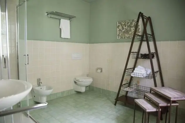 Junior Süit, 1 Büyük (Queen) Boy Yatak ve Çekyat, Sigara İçilmez, Bahçe Manzaralı