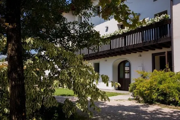 Junior Süit, 1 Büyük (Queen) Boy Yatak ve Çekyat, Sigara İçilmez, Bahçe Manzaralı