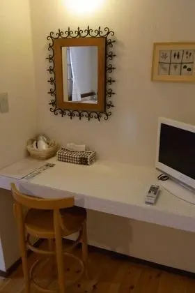 Economy Oda (Wood Room, Petite)