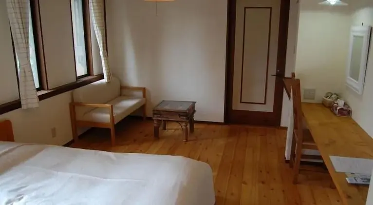 Standard Oda (Wood Room Regular)
