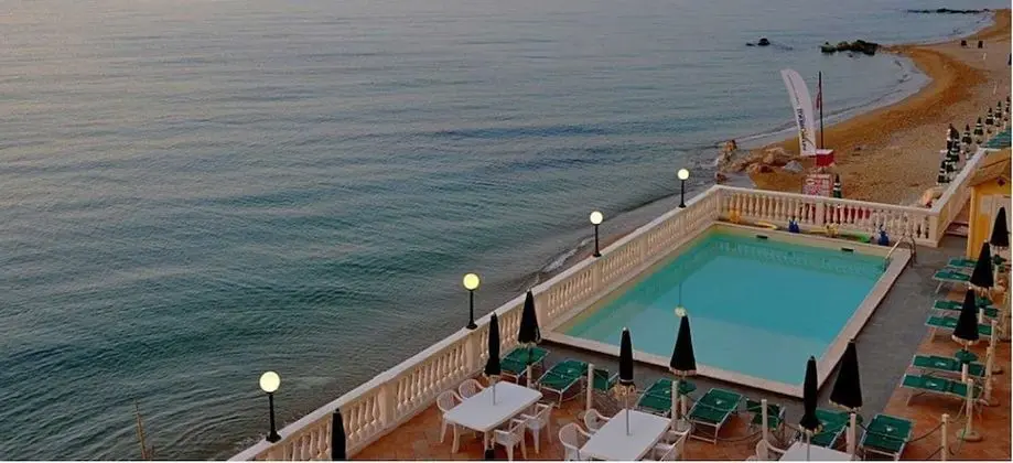 Büyük Yataklı Tek Kişilik Oda, Deniz Manzaralı