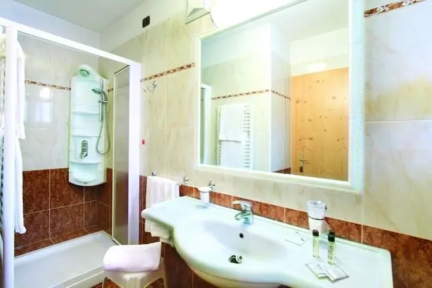 Classic Üç Kişilik Oda