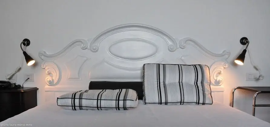 Tek Büyük Yataklı Oda, Balkon, Göl Manzaralı