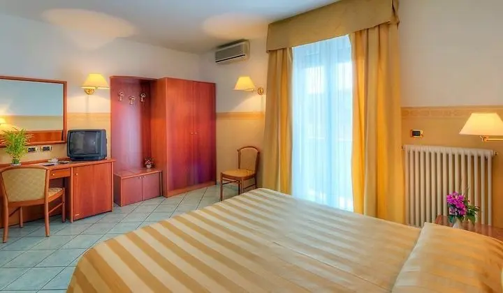 Superior Tek Büyük Yataklı Oda, Deniz Manzaralı