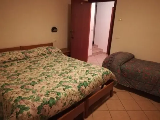 Üç Kişilik Oda