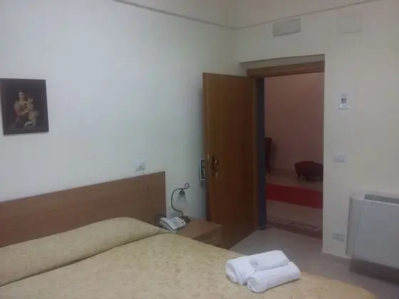 Deluxe Tek Büyük Yataklı Oda, 1 Büyük (Queen) Boy Yatak, Engellilere Uygun, Avlu Manzaralı