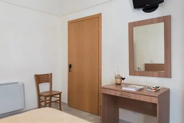 Deluxe Tek Büyük Yataklı Oda, 1 Büyük (Queen) Boy Yatak, Engellilere Uygun, Avlu Manzaralı