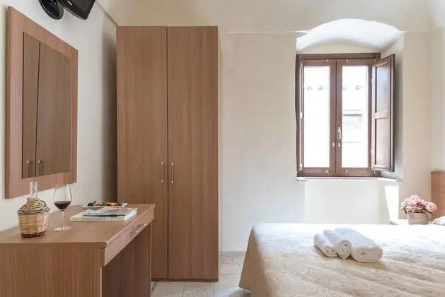 Deluxe Tek Büyük Yataklı Oda, 1 Büyük (Queen) Boy Yatak, Engellilere Uygun, Avlu Manzaralı