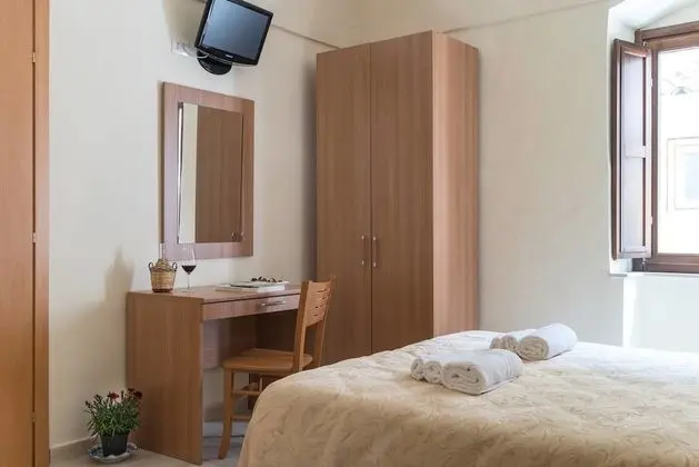 Deluxe Tek Büyük Yataklı Oda, 1 Büyük (Queen) Boy Yatak, Engellilere Uygun, Avlu Manzaralı