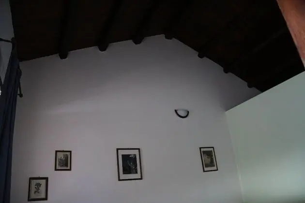 Üç Kişilik Oda, Sigara İçilmez