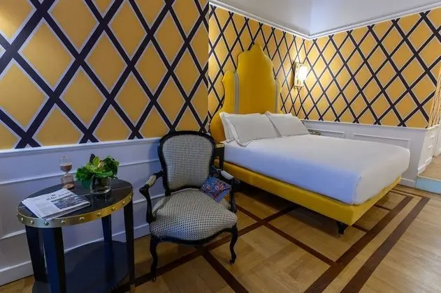 Classic Tek Büyük Yataklı Oda