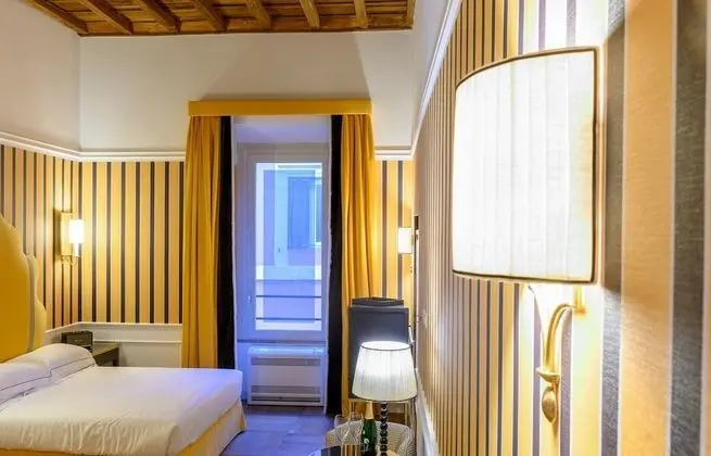 Classic Tek Büyük Yataklı Oda