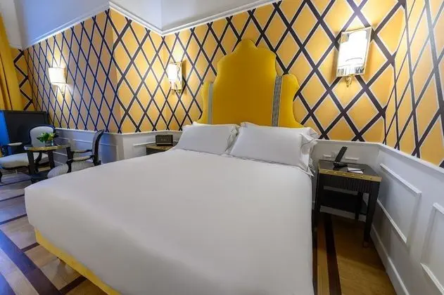 Classic Tek Büyük Yataklı Oda