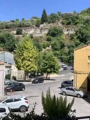 Comfort Tek Büyük veya İki Ayrı Yataklı Oda, Balkon