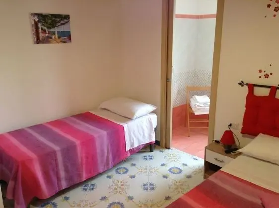 Basic Üç Kişilik Oda