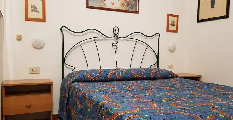 Tek Büyük Yataklı Oda (Montemignaio)