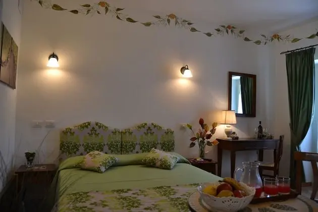 Tek Büyük Yataklı Oda