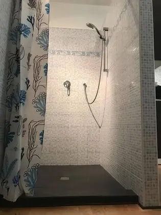 Tek Büyük Yataklı Oda, Özel Banyo (2)