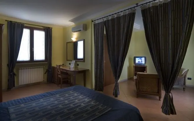 Family Oda, Bağlantılı Odalar