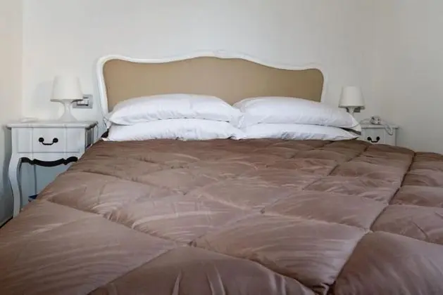 Basic Tek Büyük Yataklı Oda