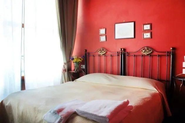 Tek Büyük Yataklı Oda, 1 Yatak Odası, Sigara İçilmez (Rosso Fragola)