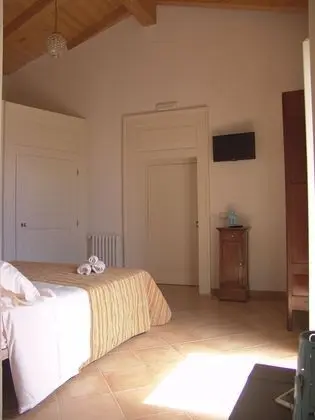 Basic Tek Büyük Yataklı Oda