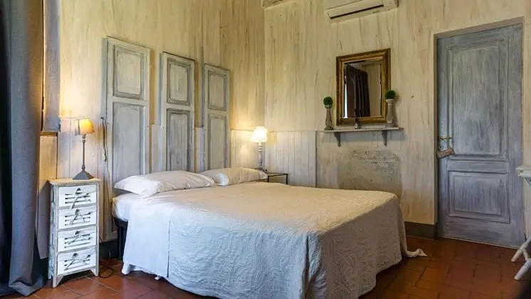 Classic Tek Büyük Yataklı Oda (Torre Pettini)