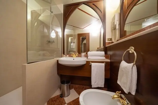 Classic Büyük Yataklı Tek Kişilik Oda