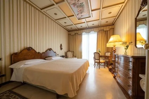 Classic Tek Büyük veya İki Ayrı Yataklı Oda