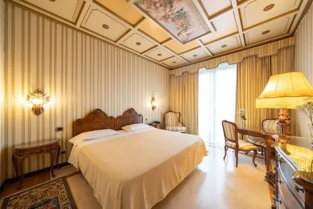 Classic Tek Büyük veya İki Ayrı Yataklı Oda