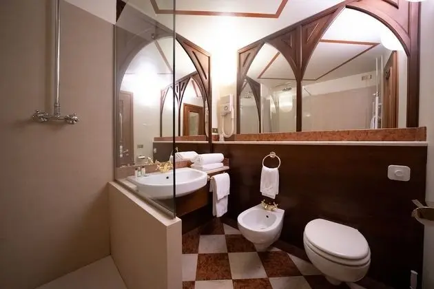 Classic Tek Büyük veya İki Ayrı Yataklı Oda