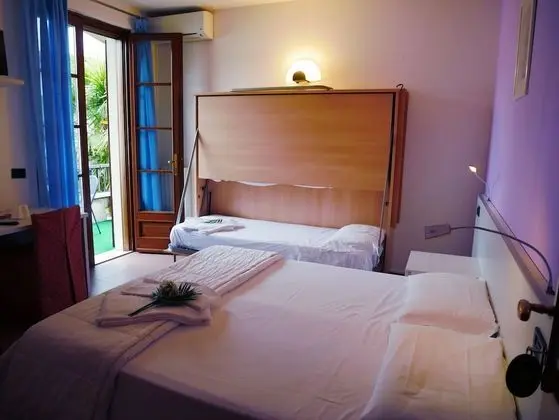 Tek Büyük Yataklı Oda, Balkon