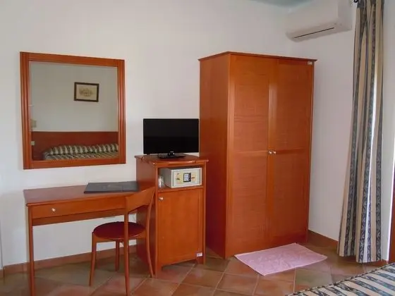 Tek Büyük Yataklı Oda