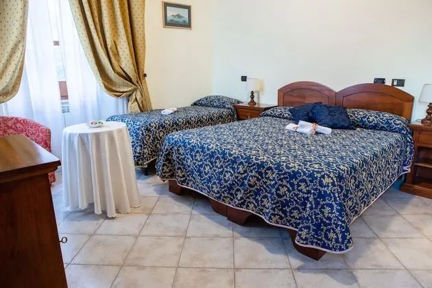 Üç Kişilik Oda