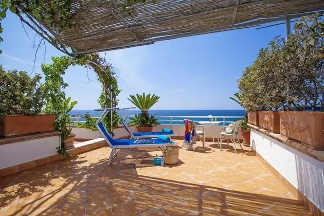 Superior Tek Büyük Yataklı Oda, Özel Banyo, Deniz Manzaralı