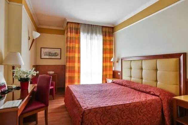 Classic Tek Büyük veya İki Ayrı Yataklı Oda, Bahçe Manzaralı